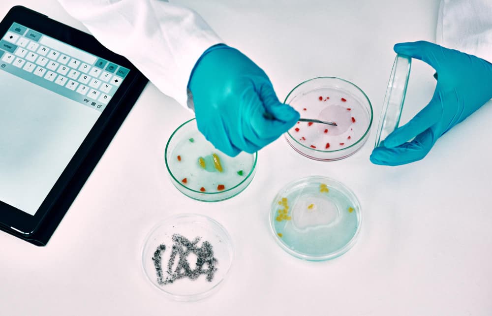 Buyer’s Guide – Choosing EM Vendors, Media, Samplers & Software In The Pharmaceutical Microbiology Industry