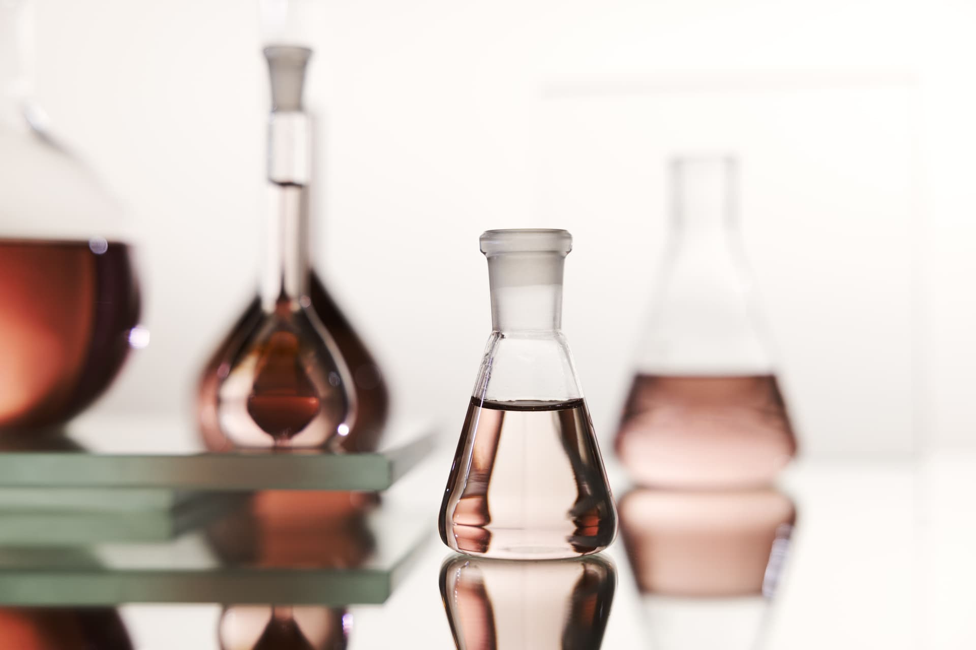 Au‑delà du banc : comment la verrerie et les consommables définissent l’intégrité de la recherche dans les laboratoires modernes